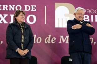 Delfina Gómez y Andrés Manuel López Obrador.