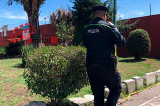 Los hechos quedaron al descubierto la mañana de este domingo frente a la primaria Himno Nacional.