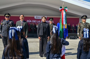 Abandera Mandataria mexiquense a 150 escoltas para fortalecer la formación cívica de estudiantes mexiquenses.