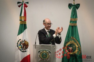 En su mensaje, destacó que la universidad logró liquidar anticipadamente su deuda histórica con el Instituto de Seguridad Social del Estado de México y Municipios (ISSEMyM).