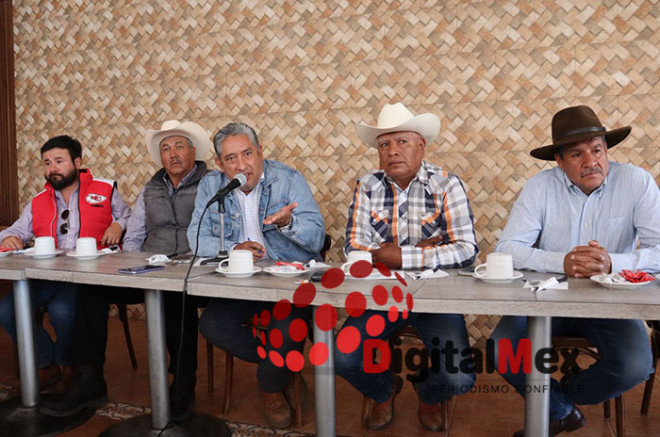 Productores de maíz del Edoméx en conferencia de prensa.