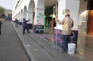 Servidores públicos del área de Mantenimiento Urbano atendieron de manera inmediata las calles y espacios que albergaron con motivo del Día Internacional de la Mujer.