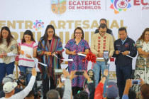 La presidenta municipal de Ecatepec dio la bienvenida a artesanas y artesanos de este municipio, Acolman, Atenco, Chimalhuacán, Donato Guerra, entre otros.