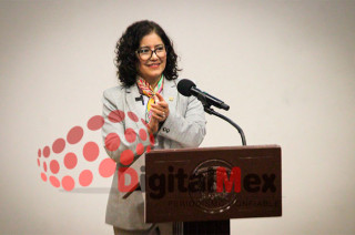 A la par, destacó la urgencia de avanzar en la transformación digital de la UAEMéx, mediante la integración de nuevas tecnologías, como la inteligencia artificial.