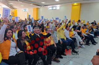 Asimismo, presentó a los nuevos integrantes de la dirección estatal y diversos órganos intrapartidarios que trabajarán en esta nueva etapa del partido.
