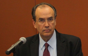 Designa Ruiz Massieu a Alfonso Camacho como secretario de Comunicación