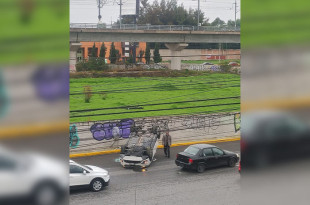 El accidente ocurrió antes del paso deprimido de Avenida Tecnológico, a la altura del Pueblo Mágico de Metepec. 