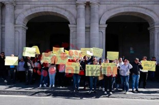 Docentes llamaron a las autoridades educativas para que les permitan entregar la petición sobre la permanencia del director