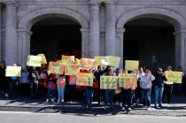 Docentes llamaron a las autoridades educativas para que les permitan entregar la petición sobre la permanencia del director