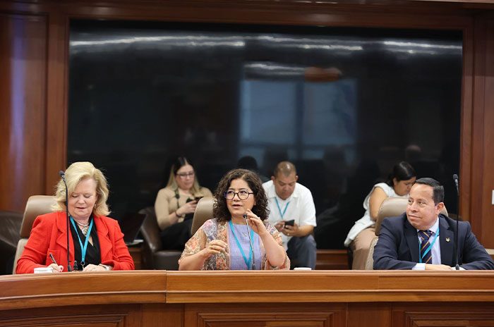 Martha Patricia Zarza Delgado, rectora de la UAEMéx, participó en el VI “Sir Enan Galaly” Seminar on Leadership Development.