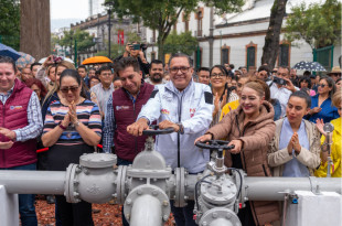 Ricardo Moreno inaugura pozo en el parque Zaragoza