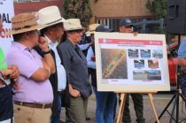 Azucena Cisneros Coss da el banderazo a la rehabilitación de la avenida R1 en Ecatepec.