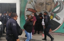 Intentan linchar a dos mujeres y un hombre por robar bulto de ropa en #Chiconcuac