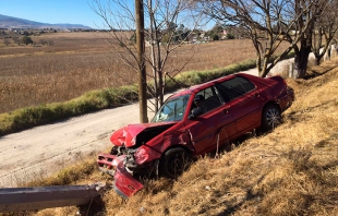 Se salva al despistar en la Toluca-Atlacomulco