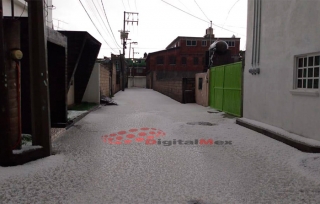 Lluvias con granizo en #Toluca, fenómenos extraños y súbitos: Protección Civil