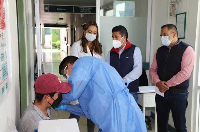 Aplicación de primera dosis, en el Hospital Guadalupe Victoria