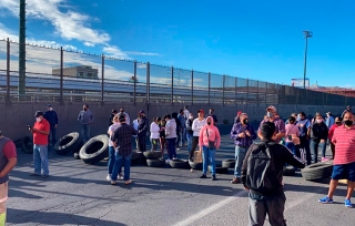 Caos en Avenida Central por bloqueo de vecinos que demandan agua en #Ecatepec