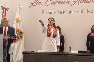 María del Carmen Albarrán rinde protesta, como presidenta de Donato Guerra