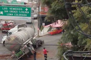 #Video: Desalojan a 2 mil personas por pipa de gasolina que estuvo a punto de explotar, en #Edoméx