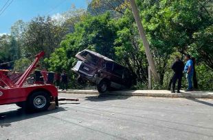 A bordo se encontraban diez miembros de una familia que se presume se dirigían al Santuario de Chalma.