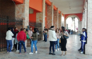 Pobladores impiden el paso a trabajadores al palacio municipal de Teotihuacán