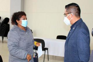 Continúa apoyando económicamente a maestros en activo y reconociendo la trayectoria de maestros jubilados