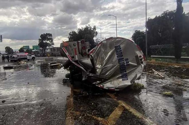 #Video: Pipa choca contra caseta en la México-Puebla