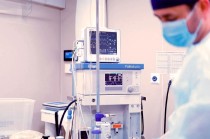 El brote está vinculado a soluciones intravenosas contaminadas