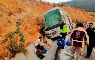 Viajaba esta unidad desde la ciudad de Saltillo, Coahuila, a Toluca, y llevaba 11 pasajeros y dos conductores