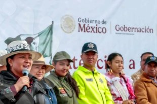 Autoridades y habitantes de Ixtlahuaca participaron en la jornada de reforestación en San Juan de las Manzanas.