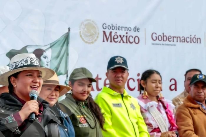 Autoridades y habitantes de Ixtlahuaca participaron en la jornada de reforestación en San Juan de las Manzanas.