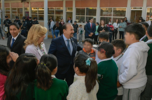 El alcalde Pedro Rodríguez Villegas entrega aula de cómputo en la primaria “Dr. Mariano Gerardo López”, en Atizapán de Zaragoza