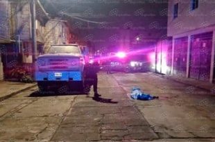 Paramédicos confirmaron el deceso; la Fiscalía del Estado de México investiga el caso tras el levantamiento del cuerpo en la zona.