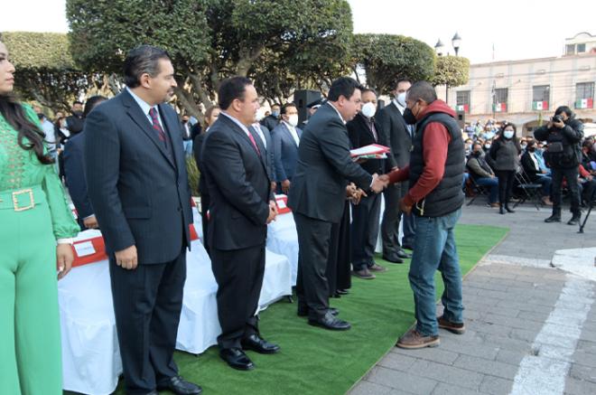 En la Plaza Juárez de la cabecera municipal se realizaron honores a la bandera y Miguel Ángel Ramírez realizó el pase de lista en honor a los Niños Héroes.