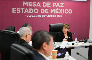 Delfina Gómez y funcionarios públicos del Edoméx
