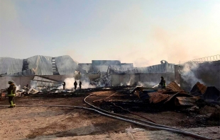 #Video #ÚltimaHora: Incendio consume un depósito de madera en #Teoloyucan
