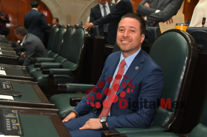 En entrevista para DigitalMex, el legislador comentó que, con esta medida, las personas designadas para ocupar los cargos de dirección o comisaría en las áreas de seguridad pública estarán obligadas a contar con una formación específica en la materia.