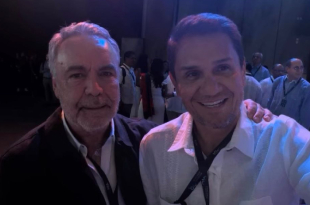 Luis Montaño, director de Lumo Financiera, junto al diputado Alfonso Ramírez Cuéllar durante la 89 Convención Bancaria.