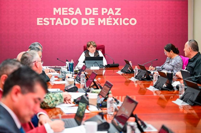 La gobernadora Delfina Gómez Álvarez encabezó la Mesa de Paz, donde se revisaron los indicadores de incidencia delictiva y las estrategias de seguridad en el Estado de México.