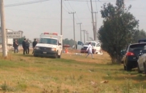 Un muerto y cinco heridos tras volcadura de camioneta en el CEM