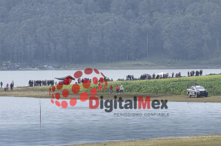Autoridades en la presa de Villa Victoria