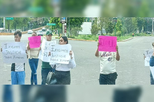 Protesta en la avenida Sor Juana, donde ciudadanos exigieron justicia y un castigo ejemplar al presunto agresor.