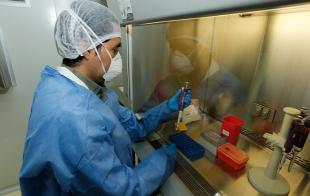Solo 179 laboratorios de biología molecular a nivel nacional, entre ellos el de la UAEM, han conseguido el reconocimiento.