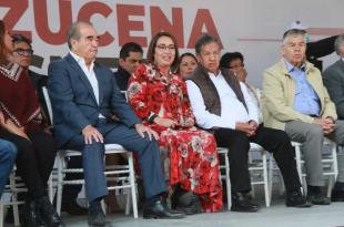 Maurilio Hernández consideró que la diputada Azucena Cisneros es parte de una nueva generación que representa el cambio.