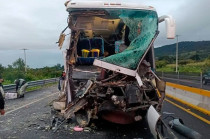 El percance movilizó a cuerpos de emergencia de Tepetlixpa y Amecameca, además de elementos de la Guardia Nacional, la policía estatal y personal de Capufe