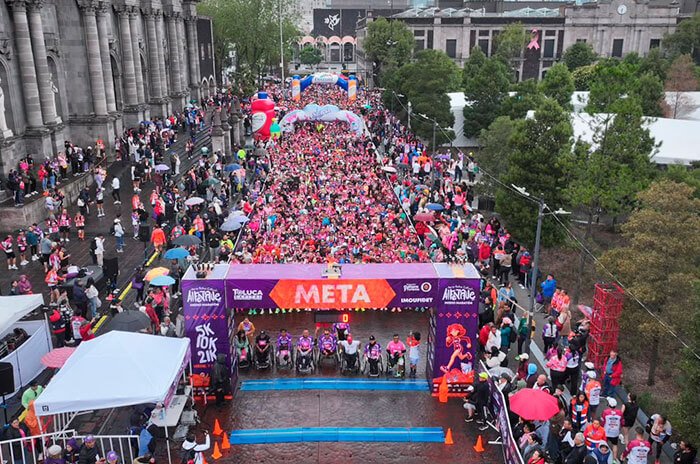 Más de 3 mil 500 corredores participaron en las pruebas de 5, 10 y 21 kilómetros del Medio Maratón Alfeñique Toluca 2026.