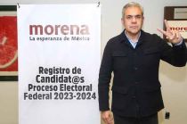 Fernando Vilchis Contreras acudió a la sede designada por Morena para cumplir con su registro oficial.