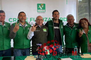 José Alberto “Pepe” Couttolenc y Manuel Vilchis, junto a los nuevos líderes incorporados al PVEM en Zinacantepec.