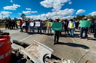 Bloquean la México-Querétaro por incendio de manantial en #Jilotepec