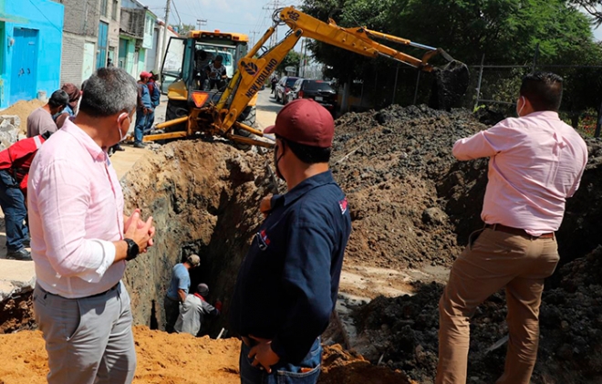 Aparece otro socavón en #Ecatepec y lo reparan en 48 horas
